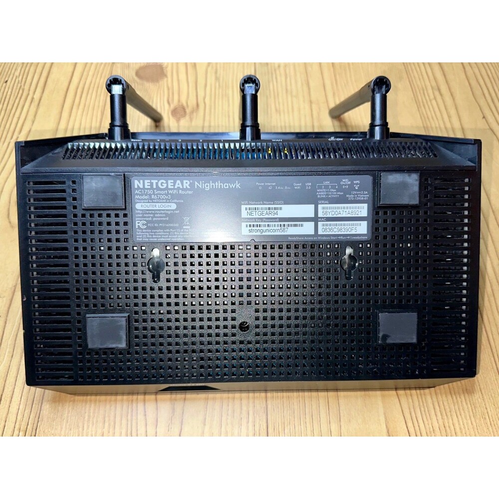 Netgear Nighthawk R6700v3 AC1750 Smart WiFi Router - Picture 3 of 4